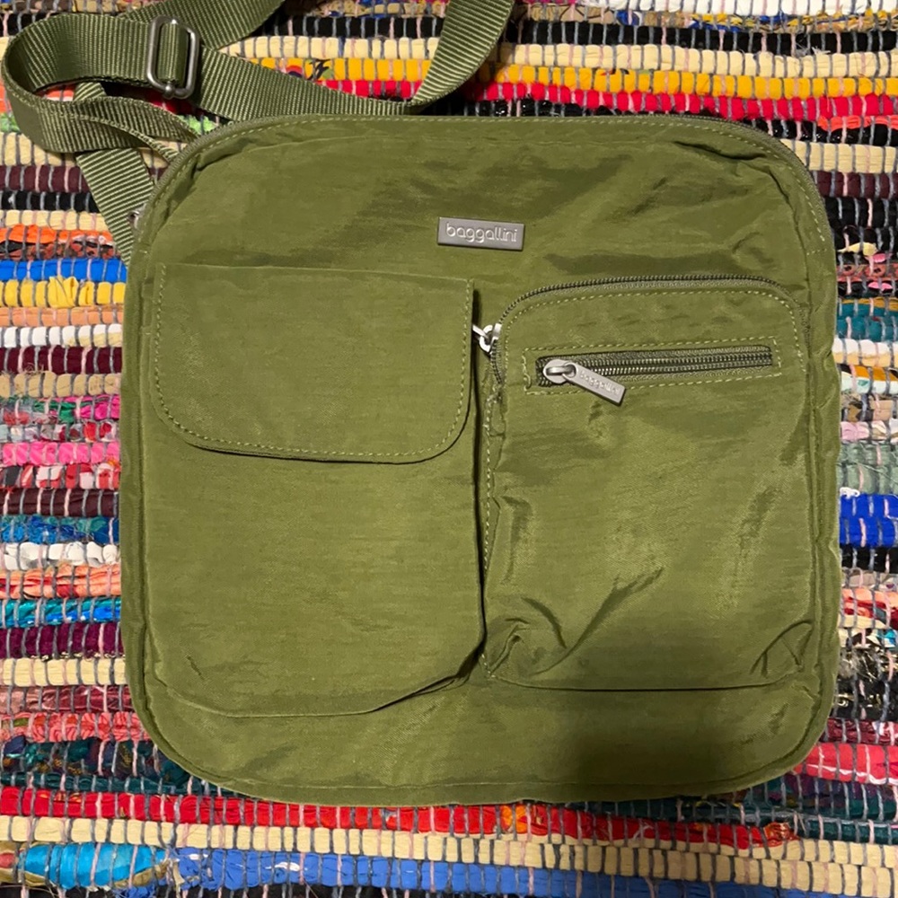 Baggallini crossbody